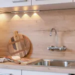 Apartment Huswell - Charming With Terrace Nearby The