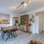 Huswell - Charming With Terrace Nearby The Apartment *