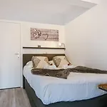 Huswell - Charming With Terrace Nearby The Apartment