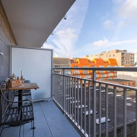 Apartment Huswell - Charming With Terrace Nearby The