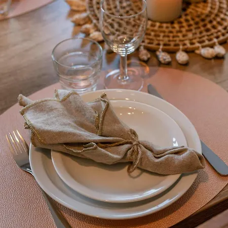 Apartment Huswell - Charming With Terrace Nearby The *